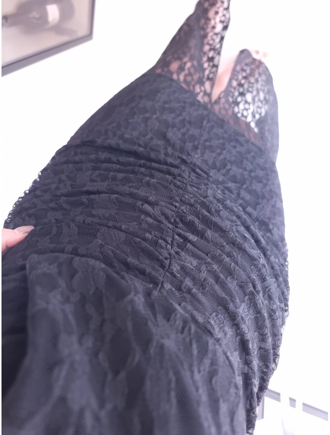 Sukienka TAMATA MIDI Z ROZCIĘCIEM KORONKA