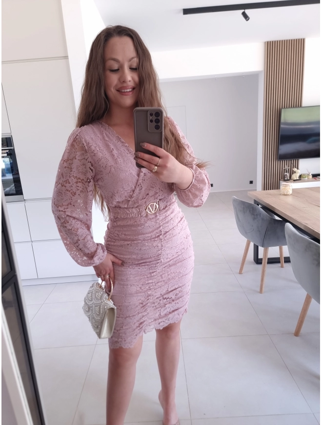 Sukienka RÓŻ puder koronkowa marszczona GLORI L XL