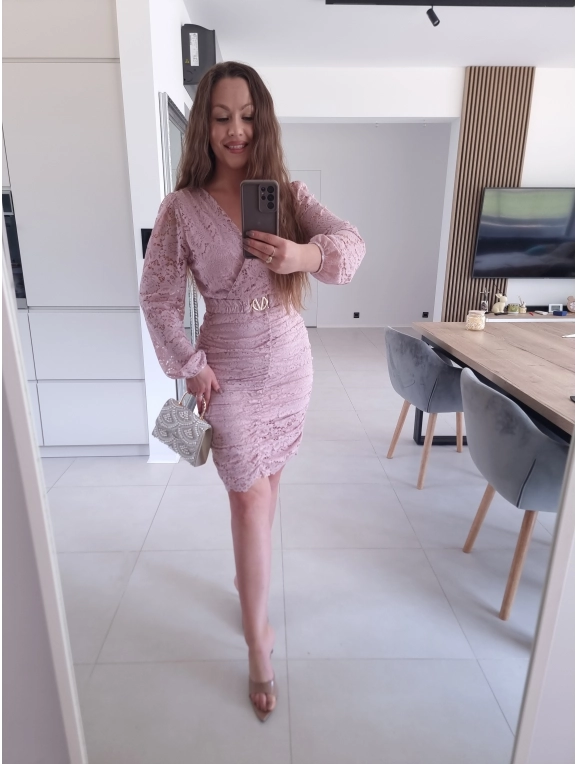 Sukienka RÓŻ puder koronkowa marszczona GLORI L XL